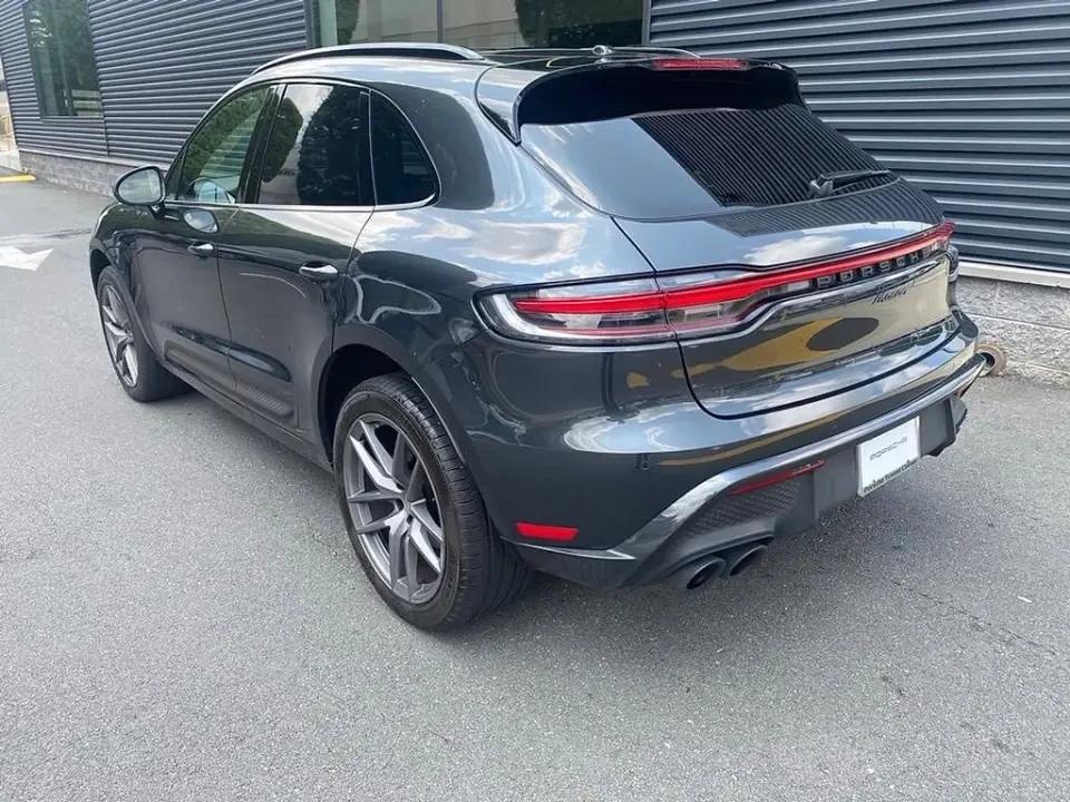 2024 Porsche Macan - Image 23 of 31