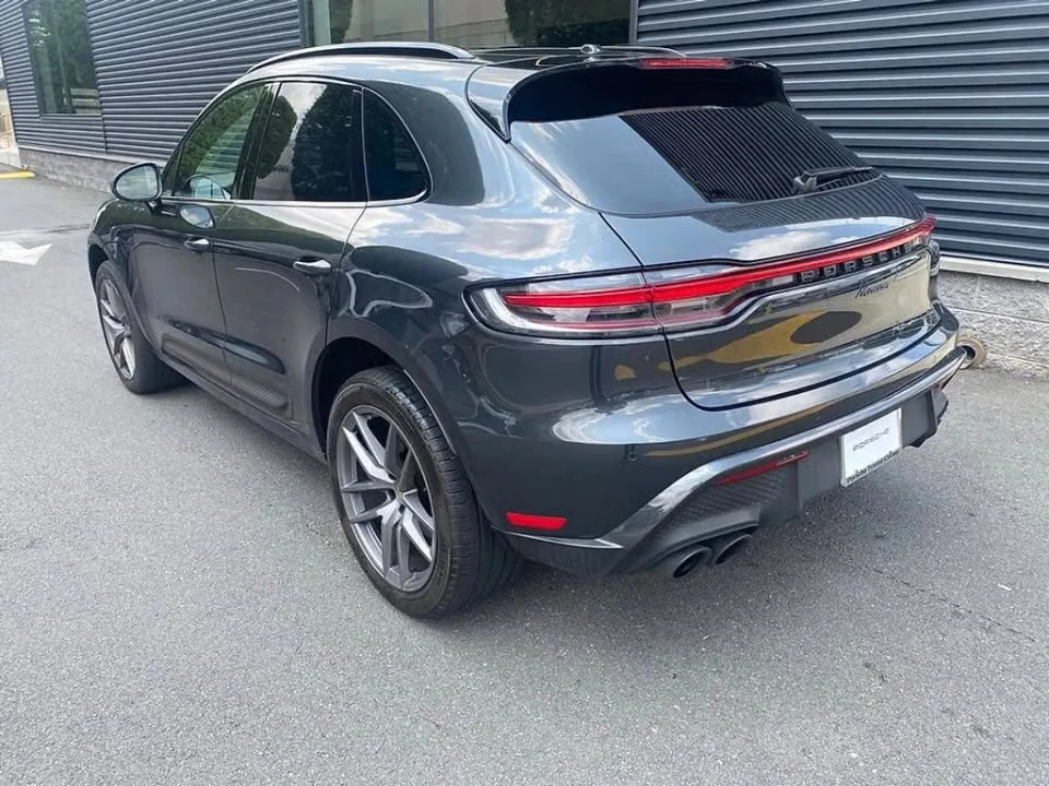 2024 Porsche Macan - Image 19 of 31