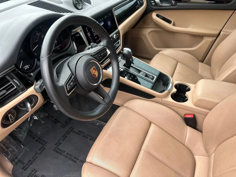 2024 Porsche Macan - Image 4 of 5