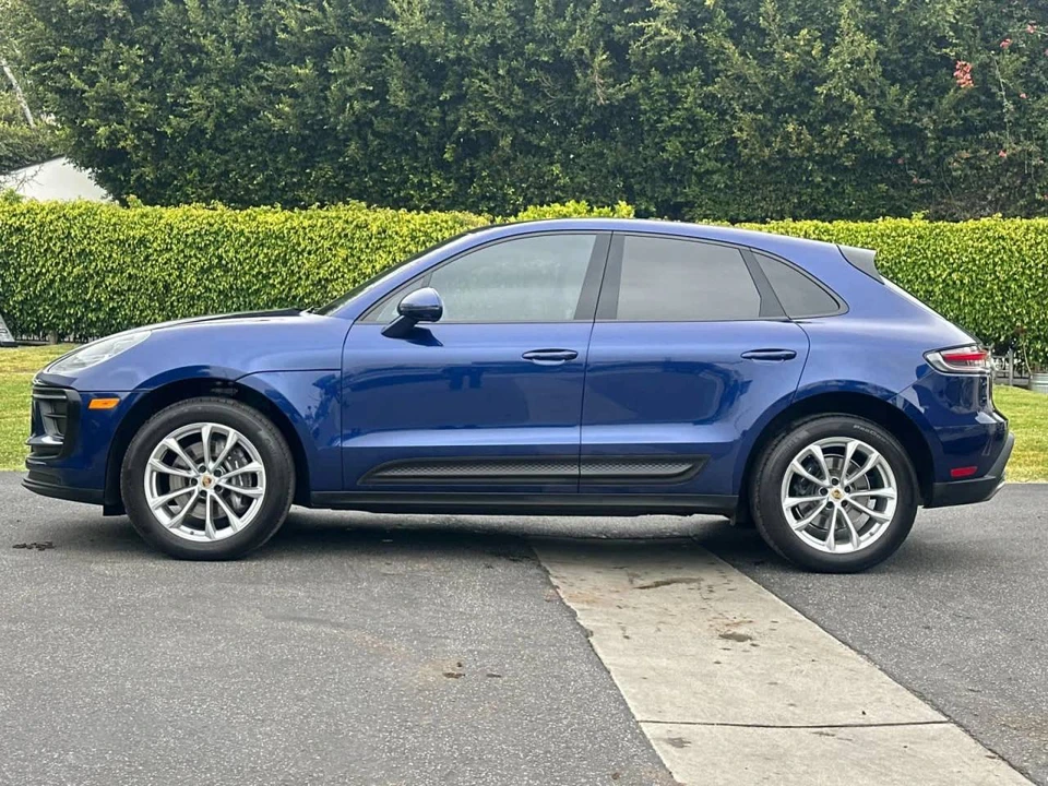 2024 Porsche Macan - Image 2 of 5