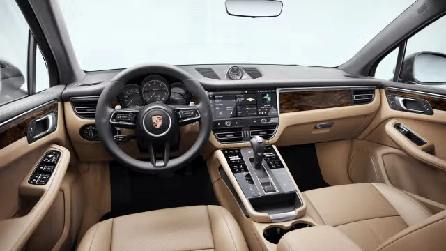 2024 Porsche Macan - Image 26 of 30