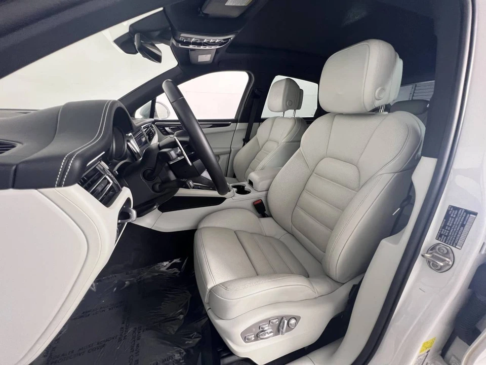 2024 Porsche Macan - Image 5 of 5