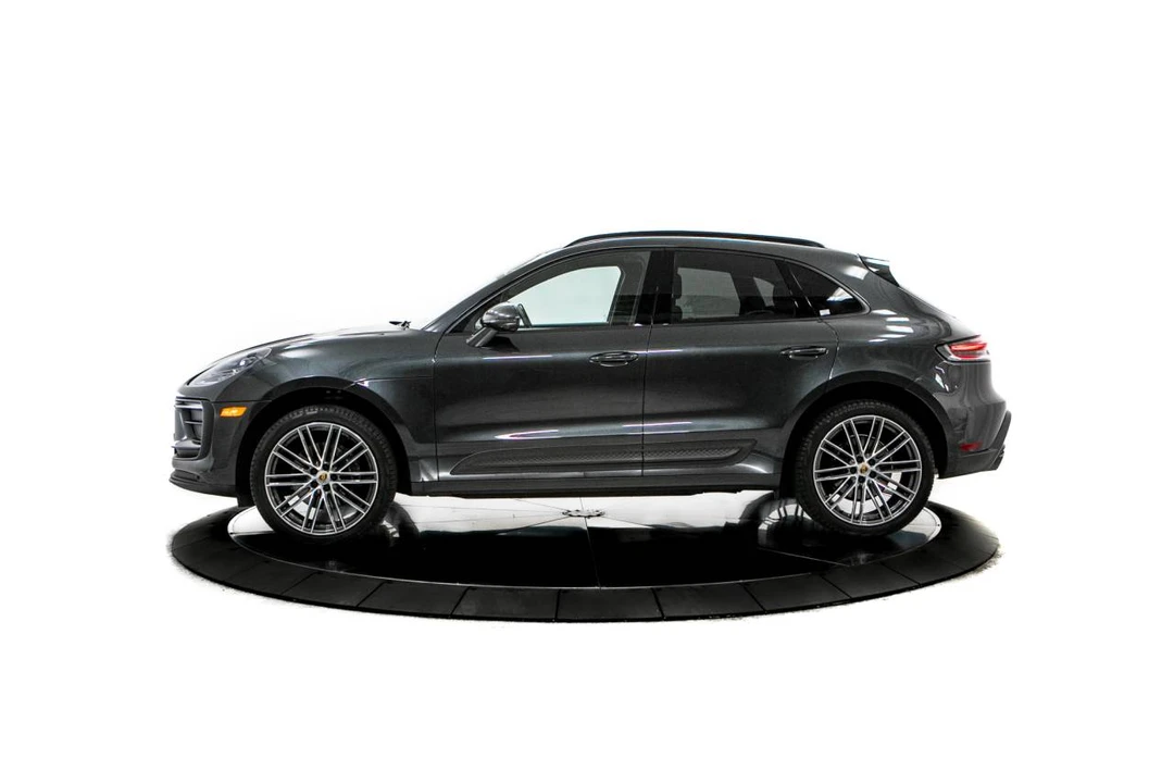 2024 Porsche Macan - Image 2 of 5