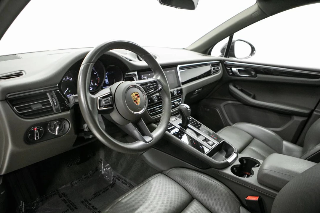 2024 Porsche Macan - Image 4 of 5