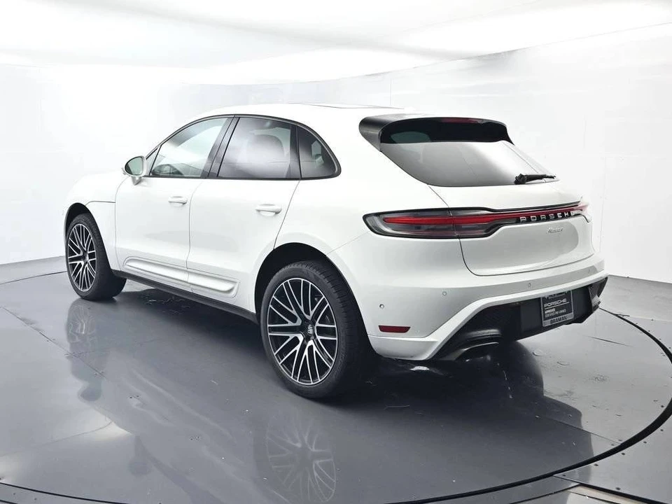 2024 Porsche Macan - Image 3 of 5