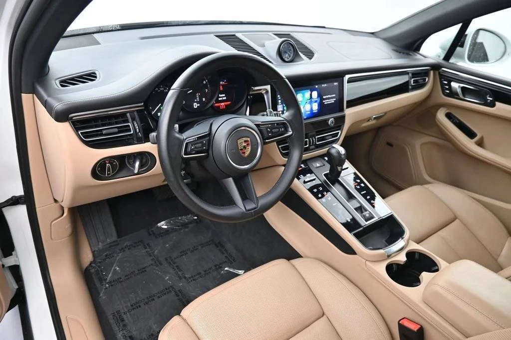 2024 Porsche Macan - Image 4 of 5