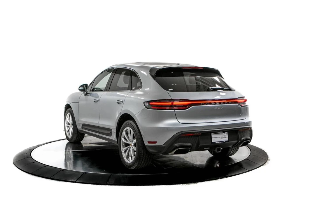 2024 Porsche Macan - Image 3 of 5