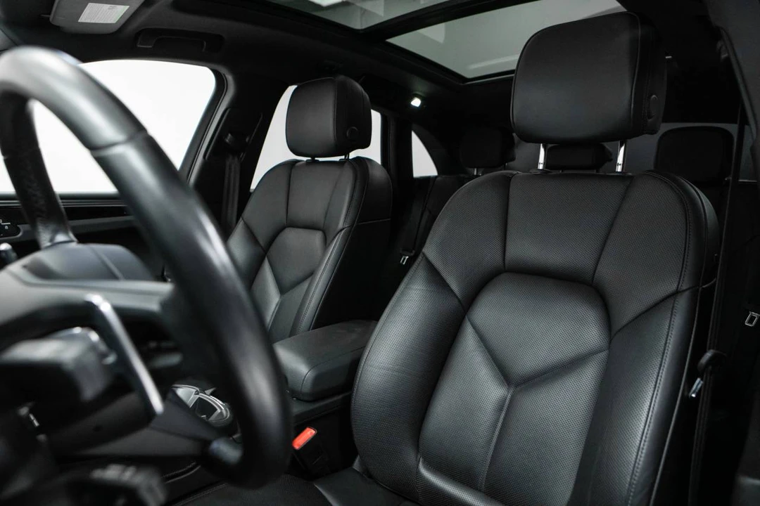 2024 Porsche Macan - Image 5 of 5