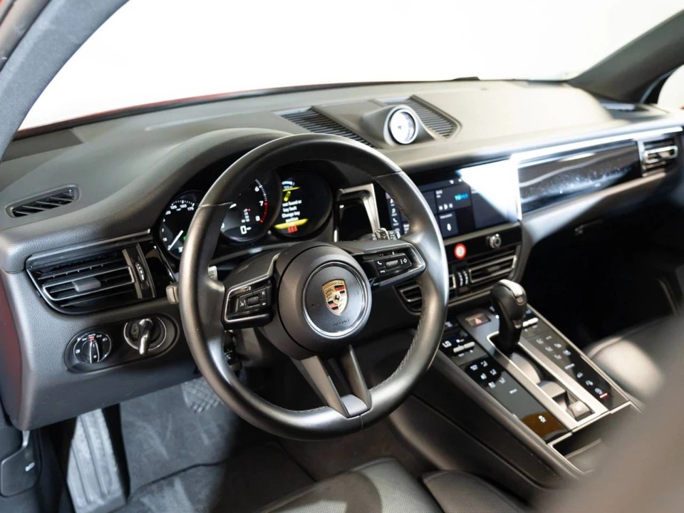 2024 Porsche Macan - Image 4 of 5