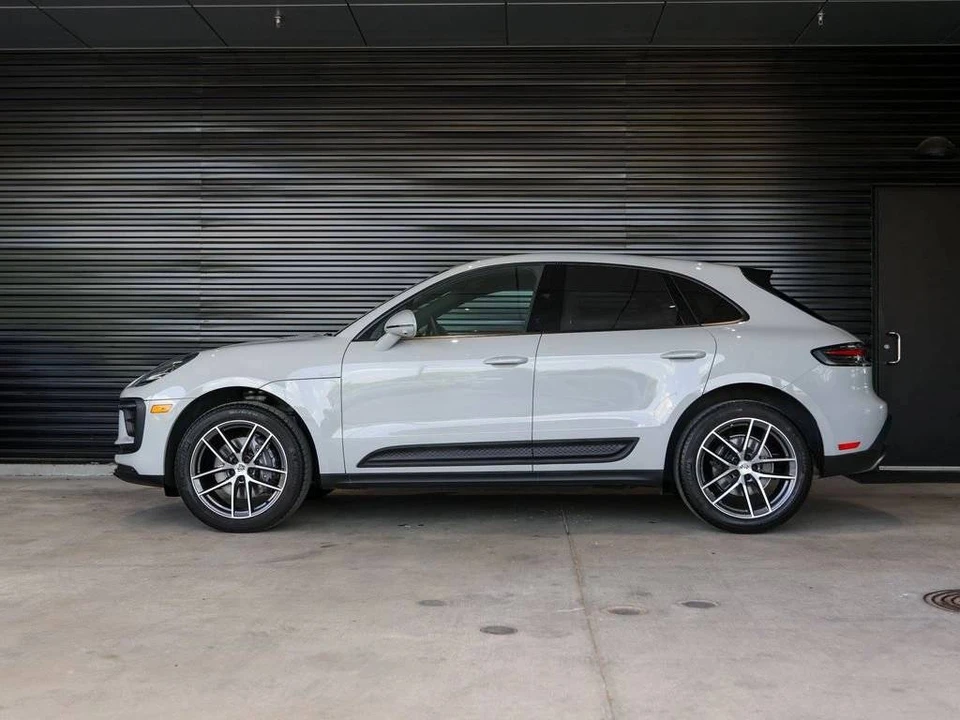 2024 Porsche Macan - Image 2 of 5