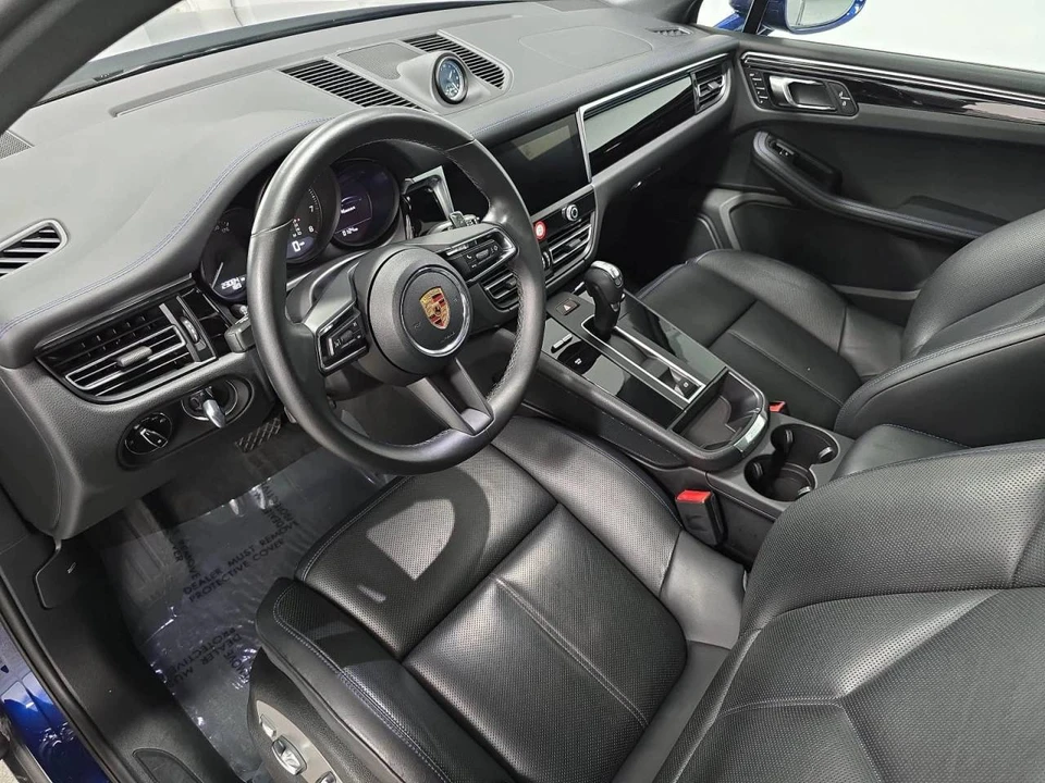 2024 Porsche Macan - Image 4 of 5