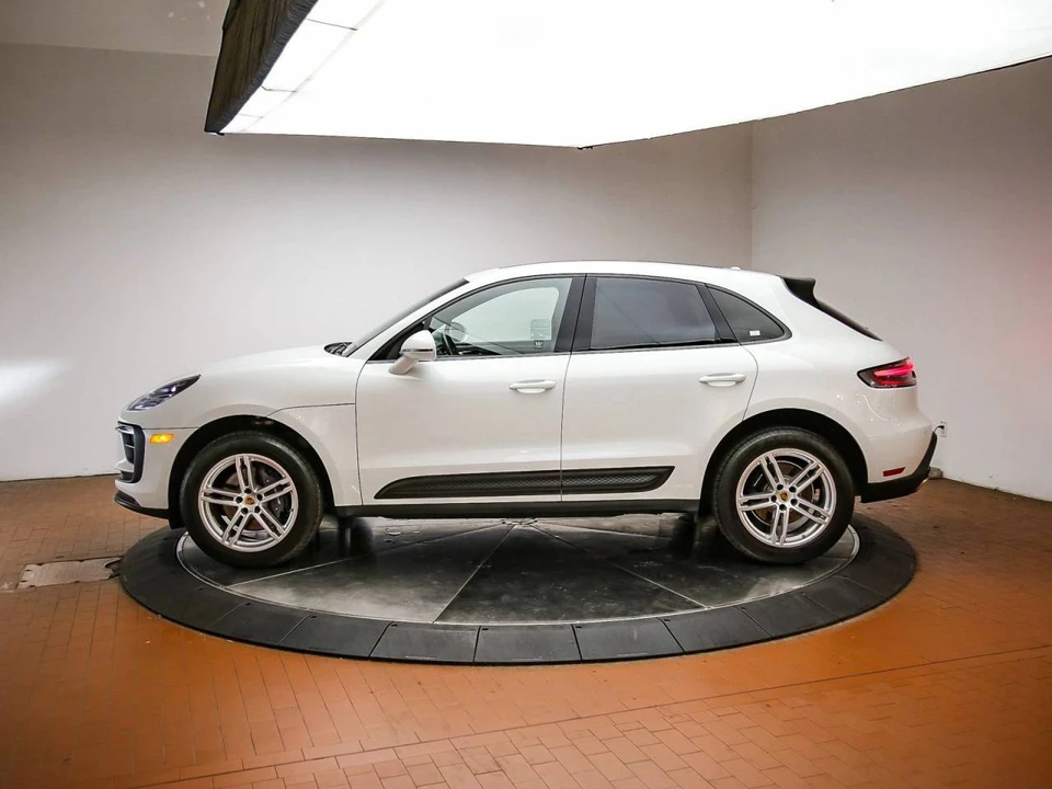 2024 Porsche Macan - Image 2 of 5