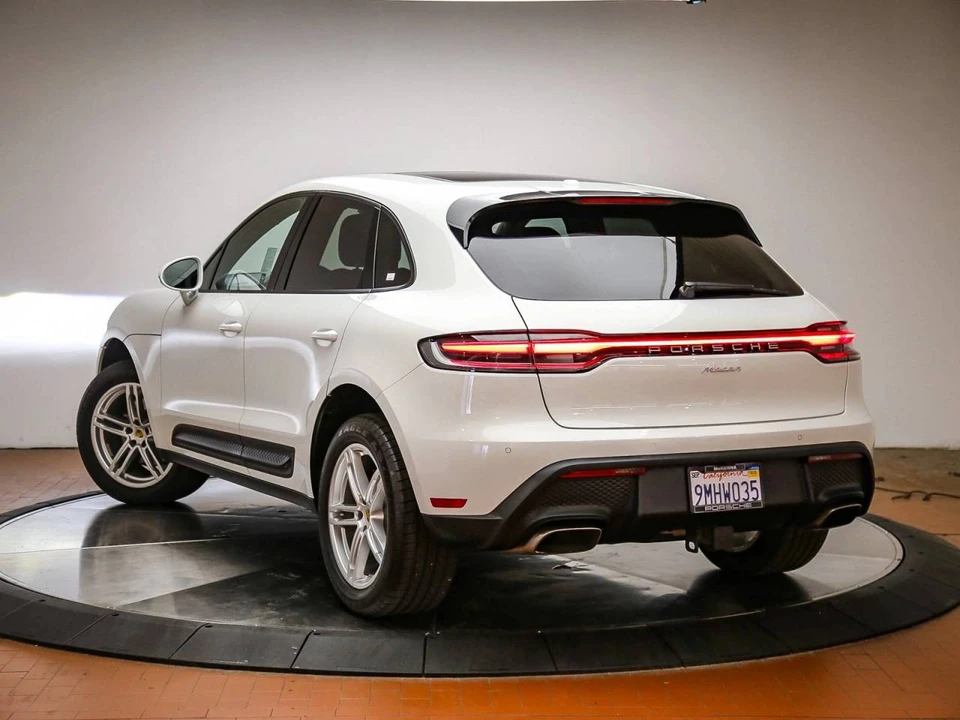 2024 Porsche Macan - Image 3 of 5