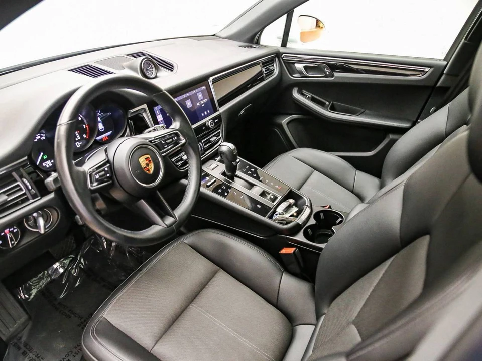 2024 Porsche Macan - Image 4 of 5