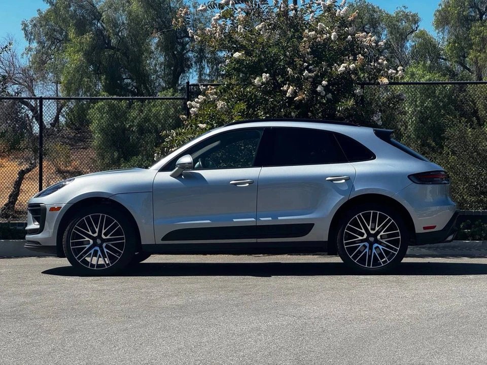 2024 Porsche Macan - Image 2 of 5