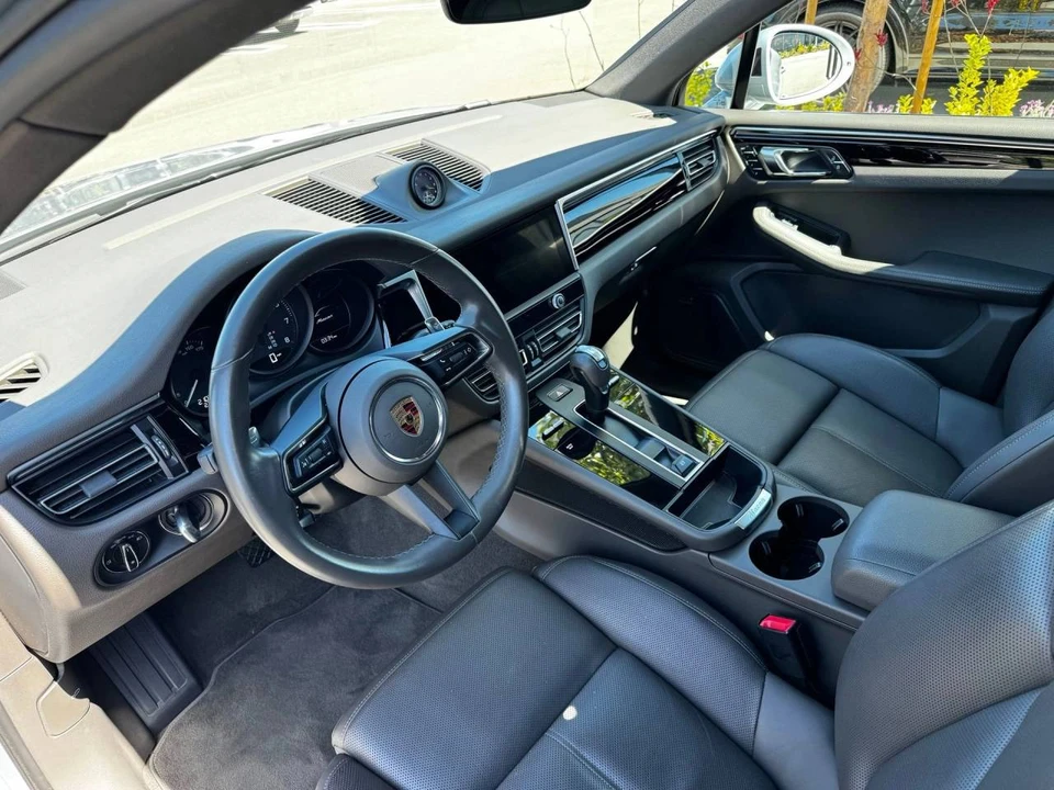 2024 Porsche Macan - Image 3 of 5