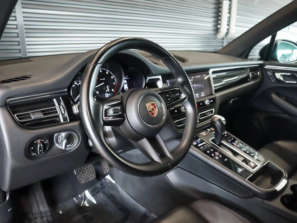2024 Porsche Macan - Image 4 of 5