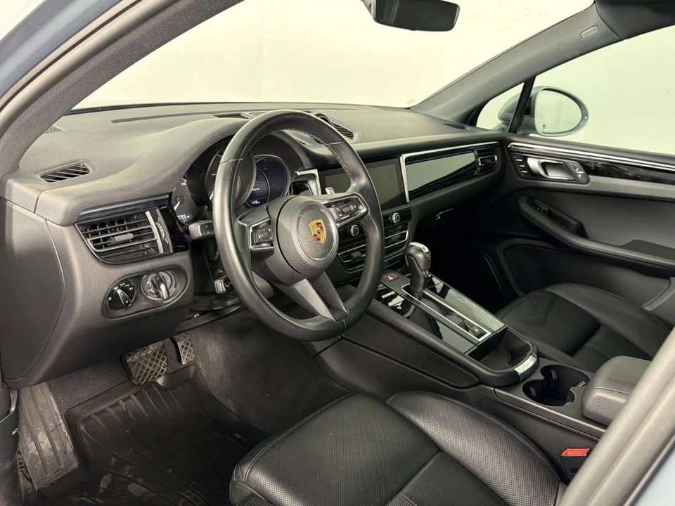 2024 Porsche Macan - Image 4 of 5