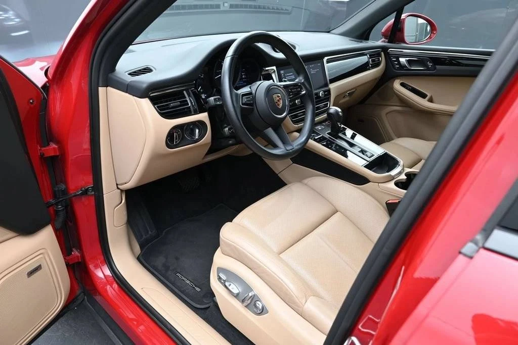 2024 Porsche Macan - Image 4 of 5