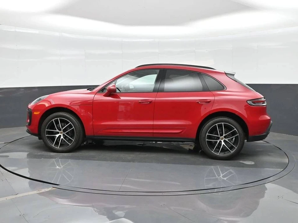 2024 Porsche Macan - Image 2 of 5