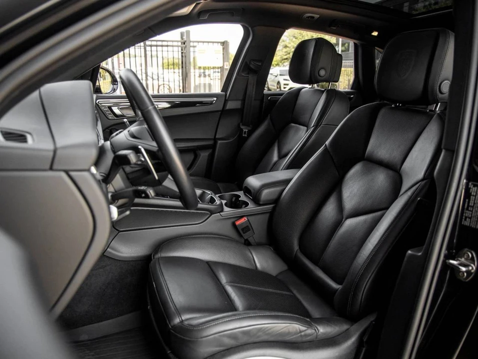 2024 Porsche Macan - Image 5 of 5