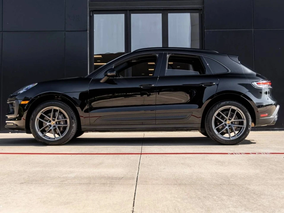 2024 Porsche Macan - Image 2 of 5