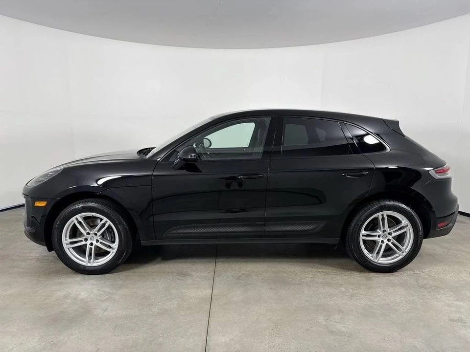 2024 Porsche Macan - Image 2 of 5