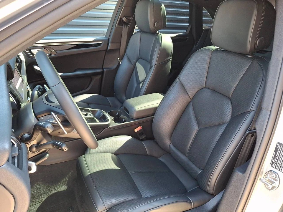 2024 Porsche Macan - Image 5 of 5