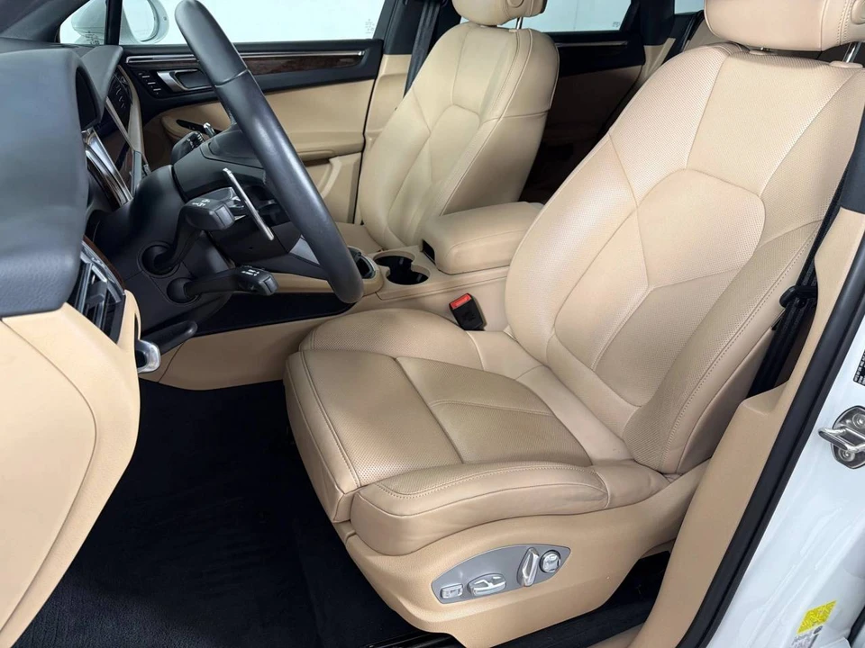 2024 Porsche Macan - Image 5 of 5