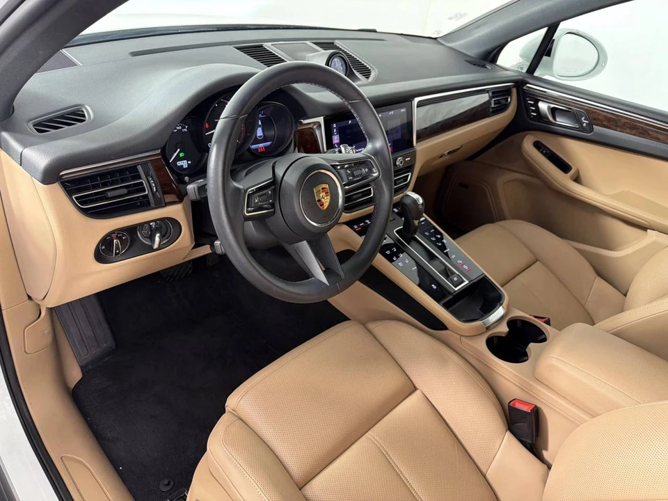 2024 Porsche Macan - Image 4 of 5