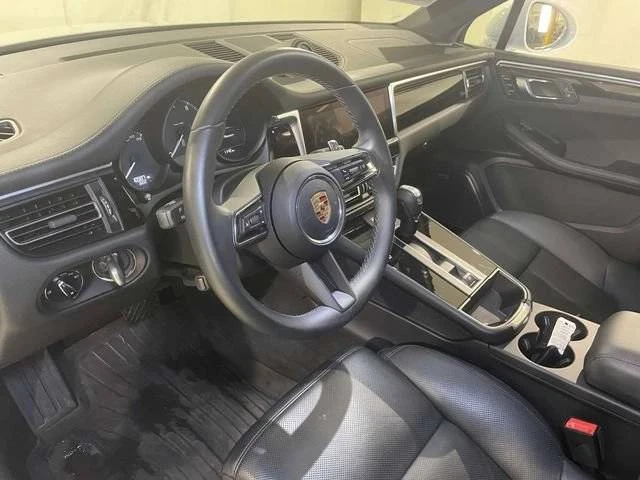 2024 Porsche Macan - Image 4 of 5