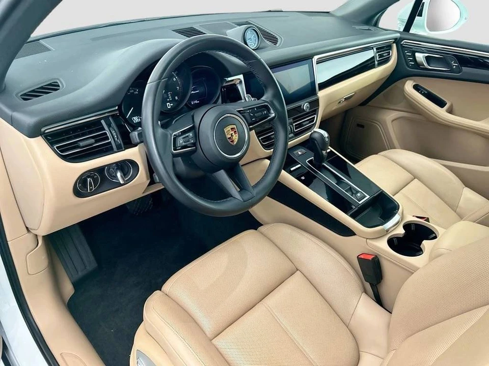2024 Porsche Macan - Image 4 of 5