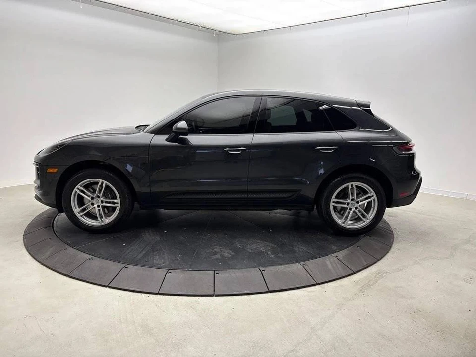2024 Porsche Macan - Image 2 of 5