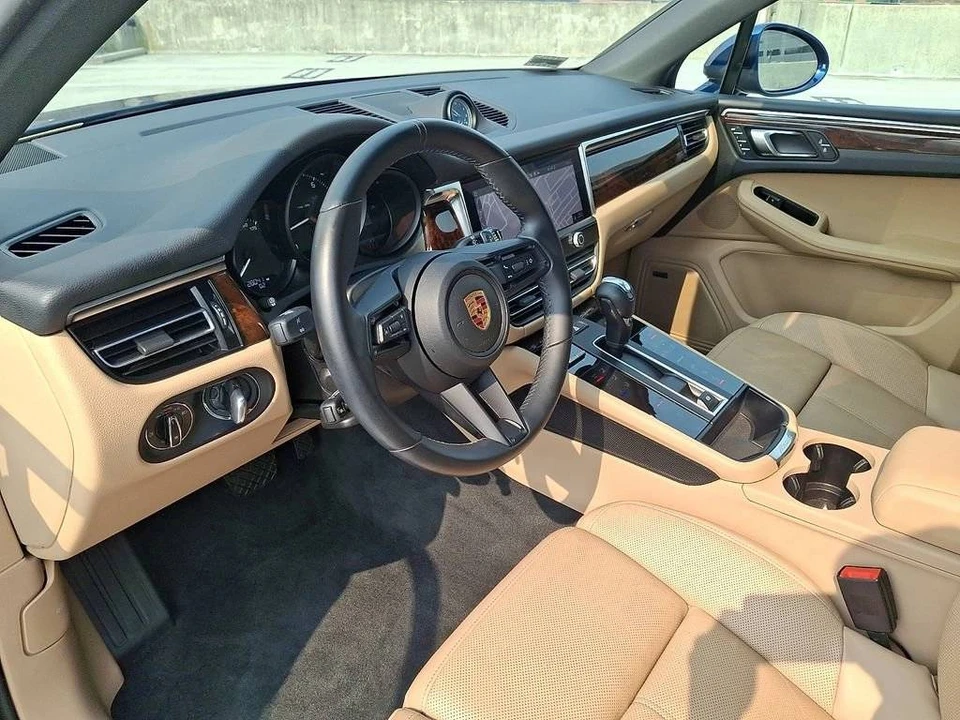 2024 Porsche Macan - Image 4 of 5