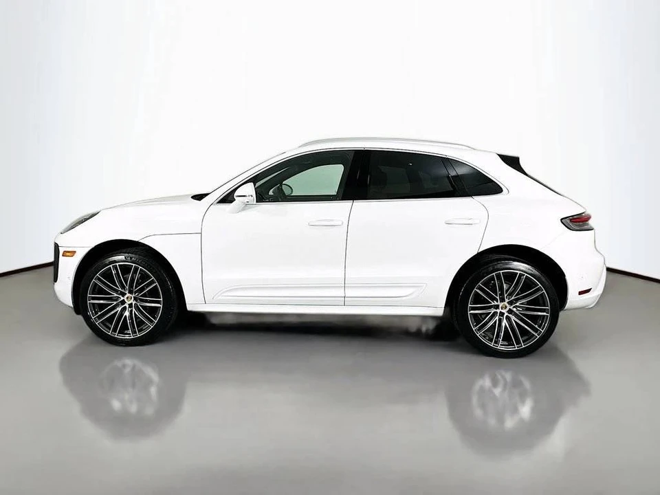 2024 Porsche Macan - Image 2 of 5