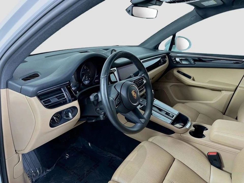 2024 Porsche Macan - Image 4 of 5