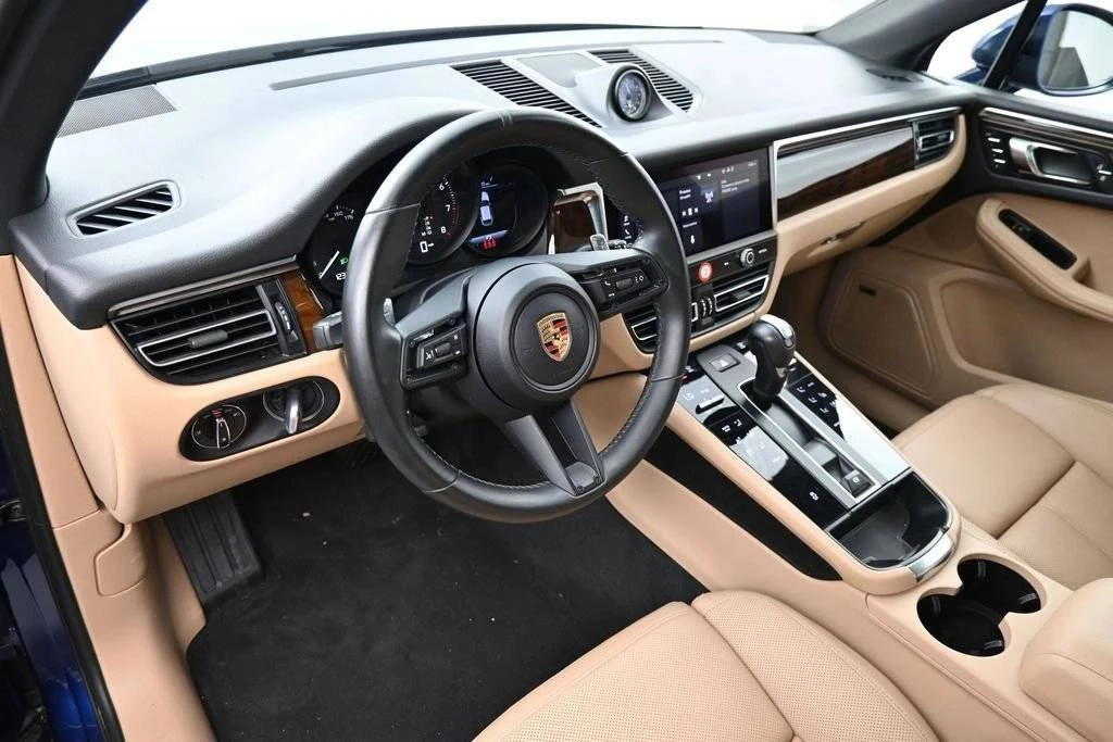 2024 Porsche Macan - Image 4 of 5