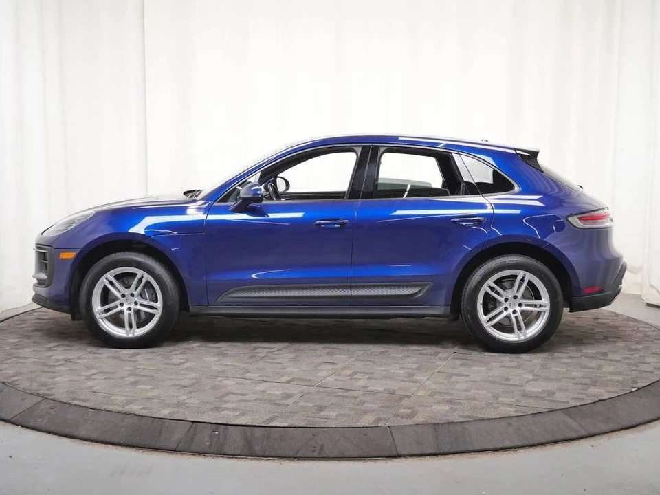 2024 Porsche Macan - Image 2 of 5