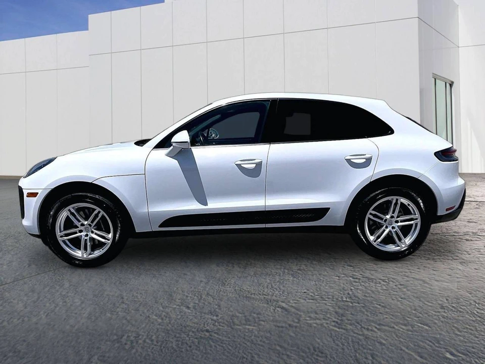 2024 Porsche Macan - Image 2 of 5