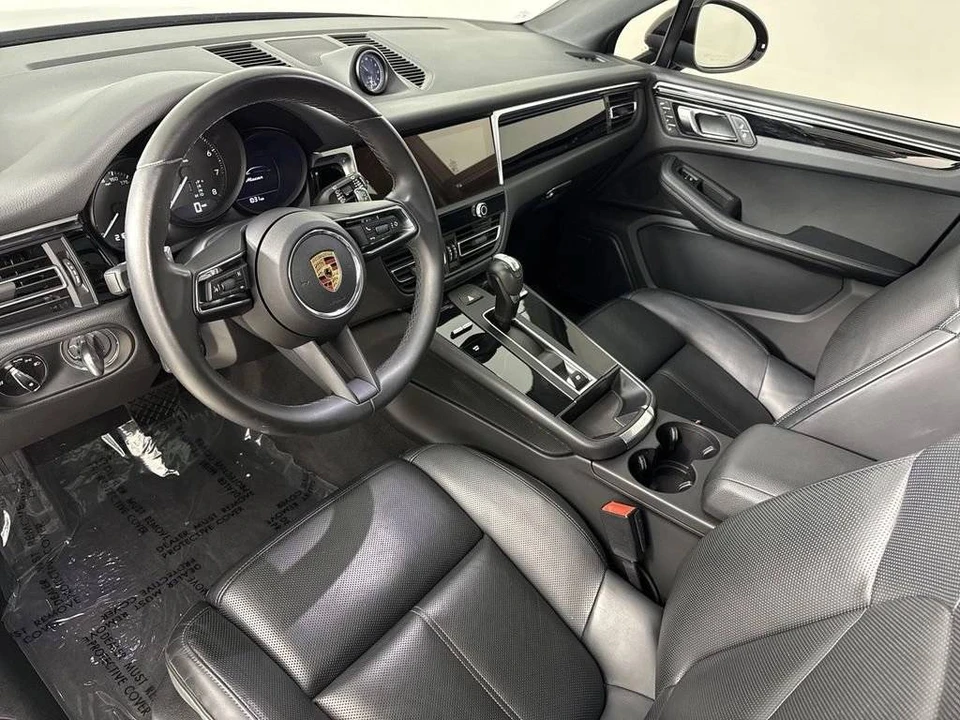 2024 Porsche Macan - Image 4 of 5