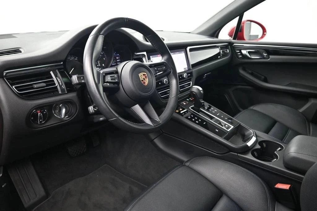 2024 Porsche Macan - Image 4 of 5