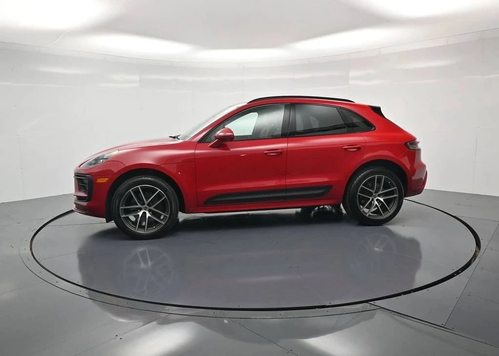 2024 Porsche Macan - Image 2 of 5