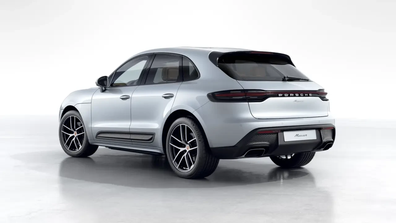 2024 Porsche Macan - Image 25 of 31