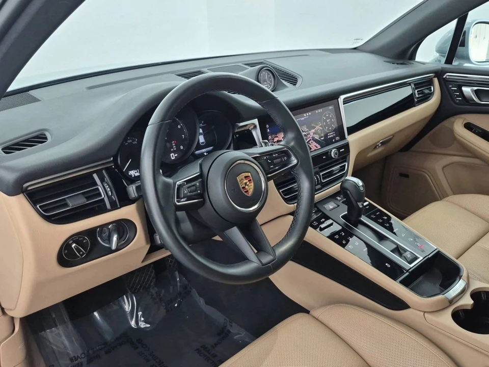 2024 Porsche Macan - Image 4 of 5
