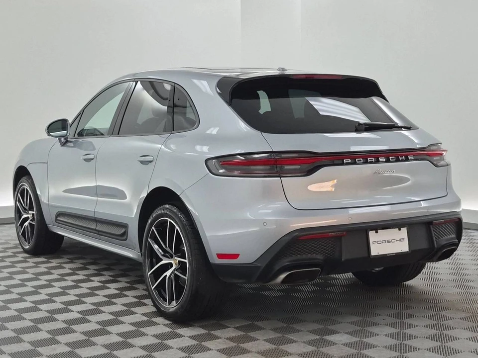 2024 Porsche Macan - Image 3 of 5