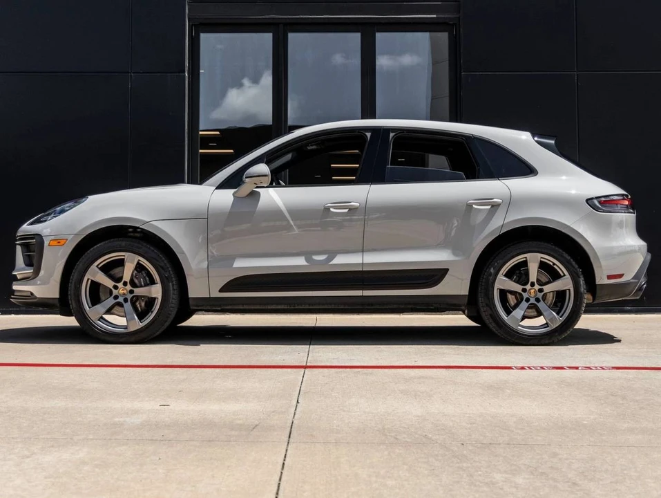 2024 Porsche Macan - Image 2 of 5