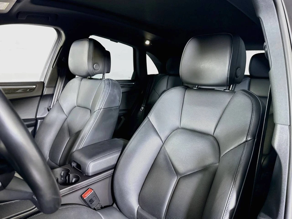 2024 Porsche Macan - Image 5 of 5