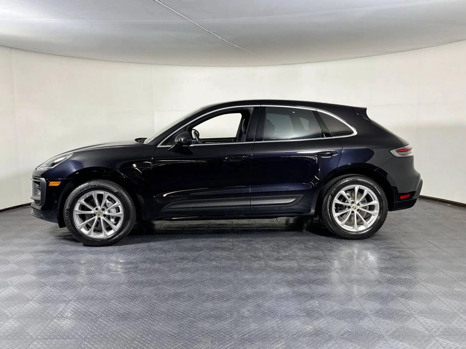 2024 Porsche Macan - Image 2 of 5