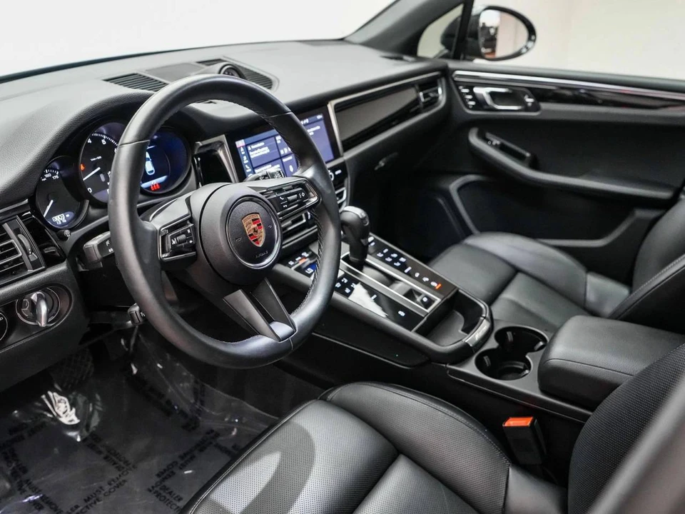 2024 Porsche Macan - Image 4 of 5