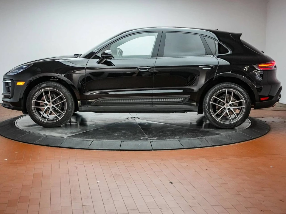 2024 Porsche Macan - Image 2 of 5